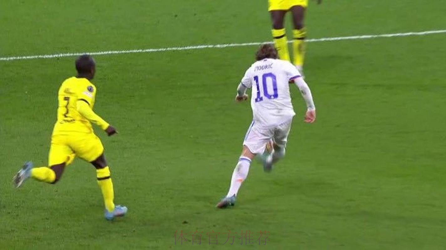 罗德里戈回应魔笛传球出界：但是我又给你助攻了